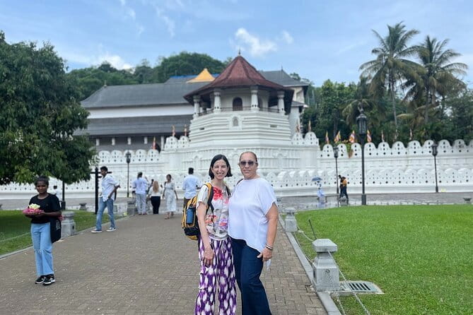 06 Nights 07 Days - Sri Lanka Private Tour - Kandy: Temple of the Sacred Tooth Relic plus a cultural evening