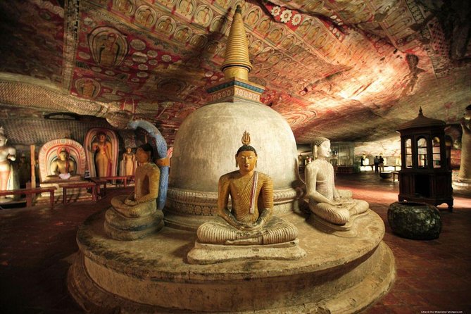 08 Nights in Magical Sri Lanka - Day 5 Kandy: Temple of the Sacred Tooth, forest walks, markets, and gardens