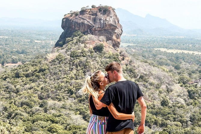 10 Days 9 Nights Sri Lanka Tour - Multi Day Tour - Arrival, first culture hits, and Sigiriya plus Dambulla