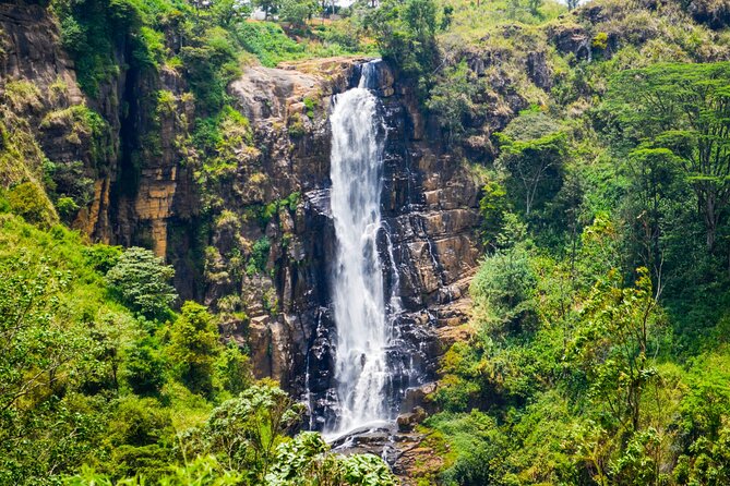 14-Day Private Tour in Sri Lanka - Mahiyangana Temple and Sorabora Wewa: A Spiritual Detour With Scenery