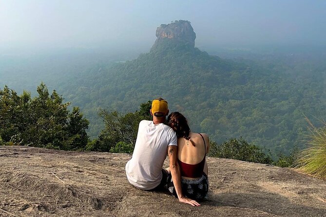 14-Days Private Tour in Sri Lanka with Pick Up - Private pickup, air-conditioned comfort, and the logistics you don’t want to think about