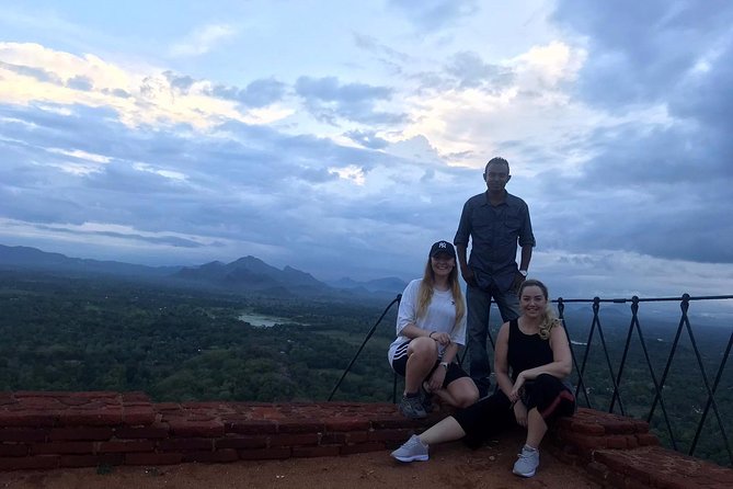 14 Days Sri Lanka ALL in One Classic Tour - Day 4: Kandy’s Temple of the Sacred Tooth Relic and gardens time