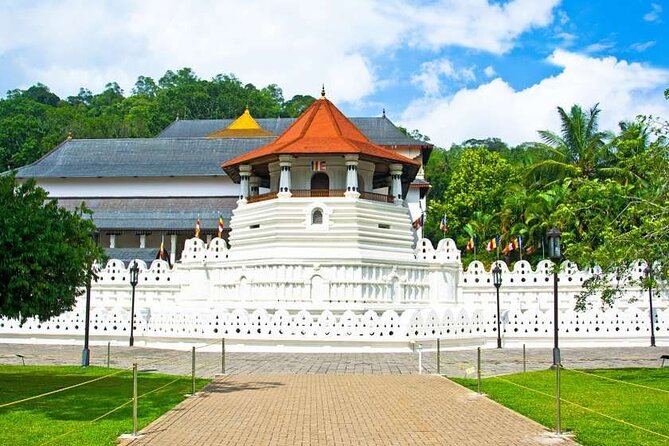 14 Days Tour in Sri Lanka - Fortnight Expedition with Luxury Hotels - Galle and Bentota: Portuguese fort vibes, then two slow beach days