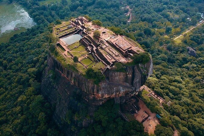 14 Days Tour in Sri Lanka - Fortnight Expedition with Luxury Hotels - Polonnaruwa and Dambulla: two ways to feel old Sri Lanka