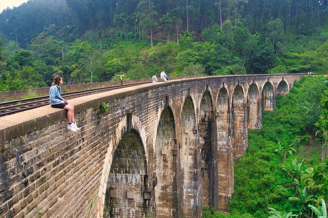 2 Day Tour of Yala & Ella with Hill Country Scenic Train Ride - All Inclusive - Day 2 scenic train ride: making 60–70 minutes count