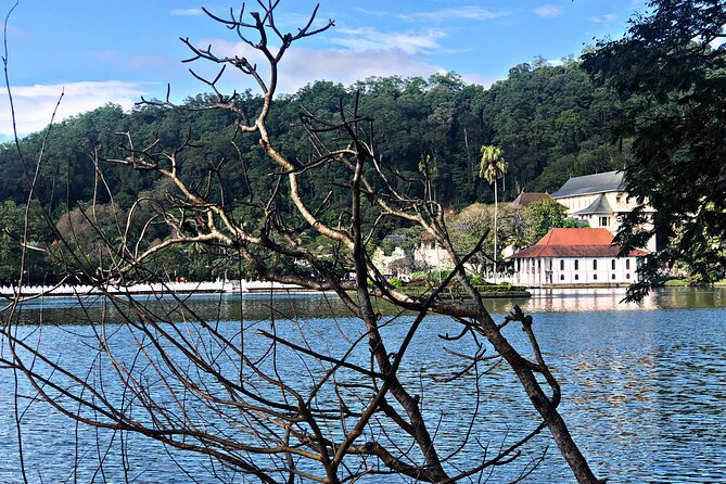 3-Day Heart of Sri Lanka, Kandy, Wonder 8 Sigiriya, Nuwara Eliya-Little England - Why this Heart of Sri Lanka route works in just 3 days