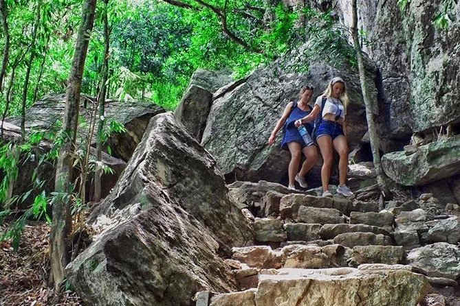 3 Day SriLanka Cultural Tour:Dambulla/ Sigiriya/ Polonnaruwa / Minneriya/ Kandy - Dambulla Cave Temple and Kandy’s Temple of the Sacred Tooth Relic