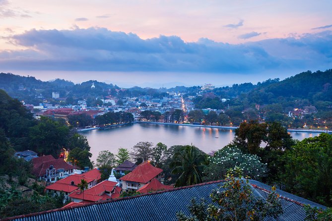 3 Days Tour to Kandy Nuwara Eliya & Sigiriya from Colombo - 6:00 am starts and AC comfort: how you avoid transit headaches