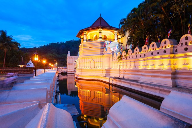 3 Days Tour to Kandy Nuwara Eliya & Sigiriya from Colombo - Sigiriya and Dambulla on Day 3: rock fortress and Golden Temple caves