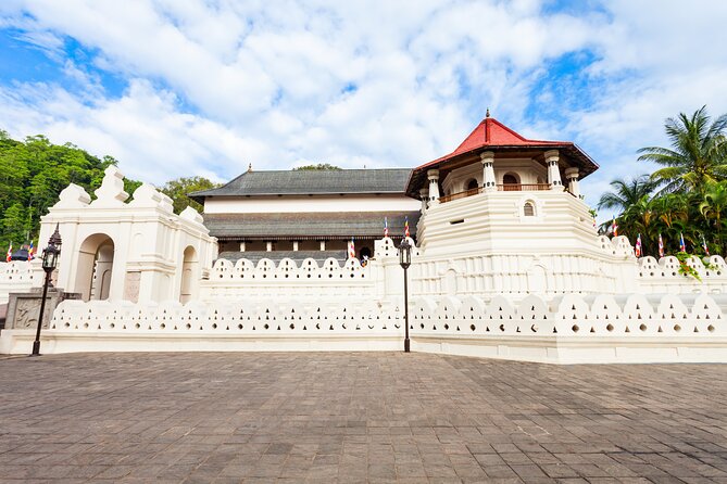 5 Day Multi-City Sightseeing Tour - Negombo start with an airport-style arrival plan