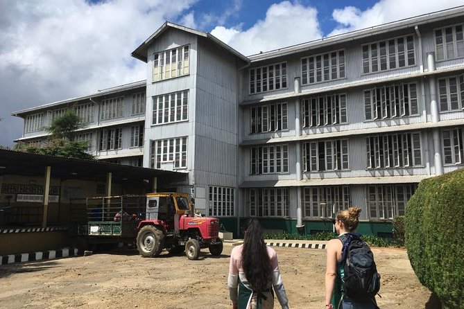 5-Day Sri Lanka Central Highlands Tour - Day 4: Kandy city tour, Sri Dalada Maligawa, and Upper Lake Drive