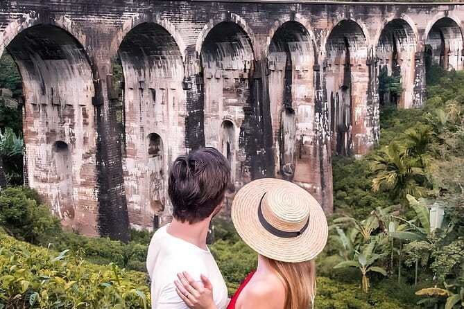 5 Day Sri Lanka Tour : Including Temple of Tooth & Sigiriya Trip - Meeting point: starting clean in Colombo