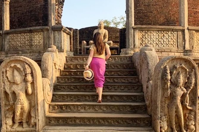 6-Day Sri Lanka Heritage Private Tour - Day 3: Dambulla Cave Temple, spice stop, and Kandy’s Sacred Tooth Relic