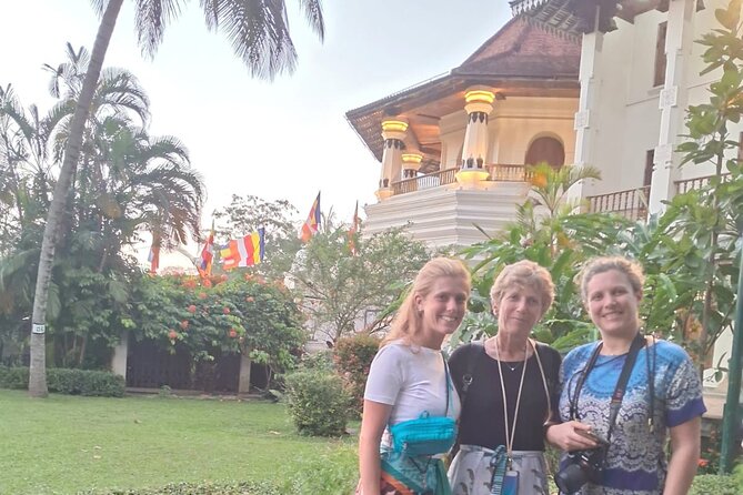 7 Day Colombo Galle Yala Ella Kandy, Sri Lanka Tour - Nuwara Eliya, Ambuluwawa Tower, and Damro Labookellie tea