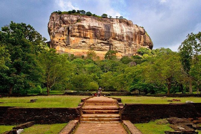 7 Nights Private Tour Of Sri Lanka - Day 6: from hill country to the southern coast, with waterfall stops and beach time