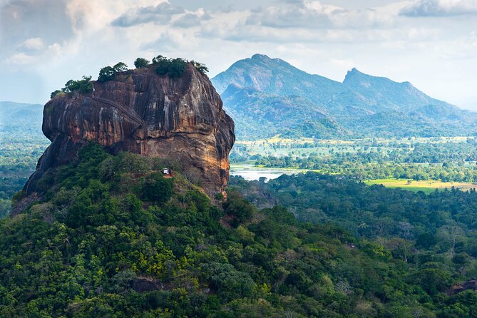 8 Nights 09 Days Simply Sri Lanka - The Kandy-to-Ella train: tunnel views and tea pickers in motion