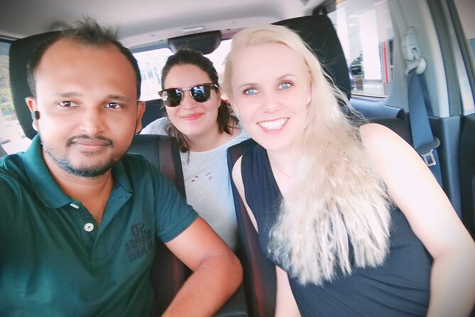 Airport Taxi Transfers from Colombo Airport to Mirissa - Communicating by WhatsApp: Fast, Simple, and Expected