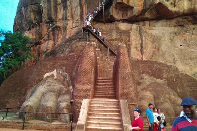 All inclusive Private Day tour Sigiriya, Dambulla & traditional village tour - Two UNESCO Stops in One Long Day: Dambulla to Sigiriya