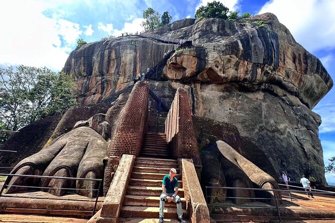Amazing LANKA (07N08D) - From Negombo to Pinnawala: elephants first, questions later