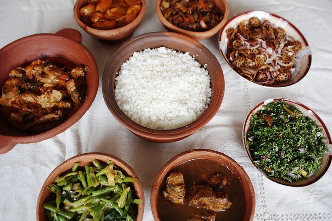 Authentic Sinhalese Cooking Class in Colombo with a Local Family - Logistics that matter: meeting point, transport, and pace