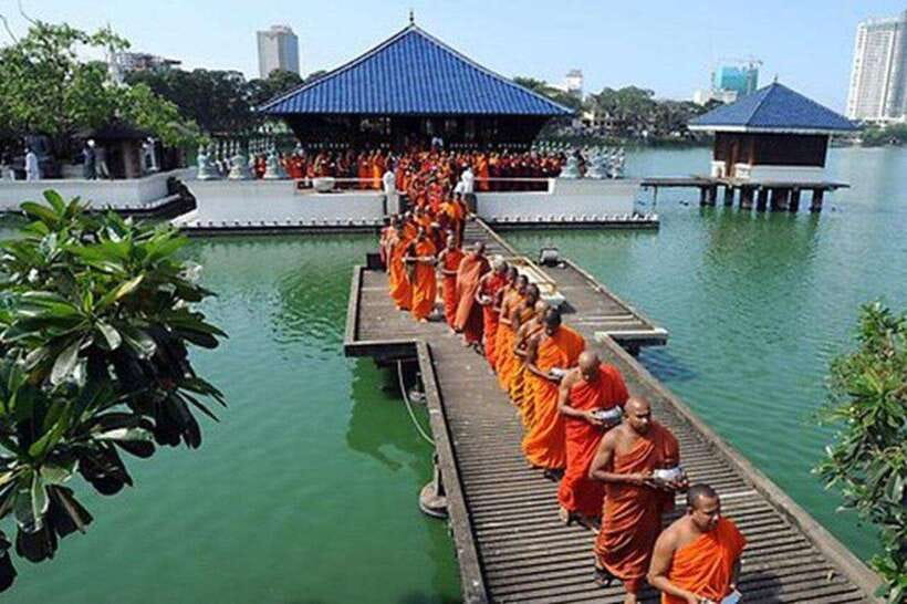 Ceylon Tea Experience from Colombo Port Passenger Terminal - Colombo’s quick-hit sights: temples, Lotus Tower, Independence Square, and mosque views