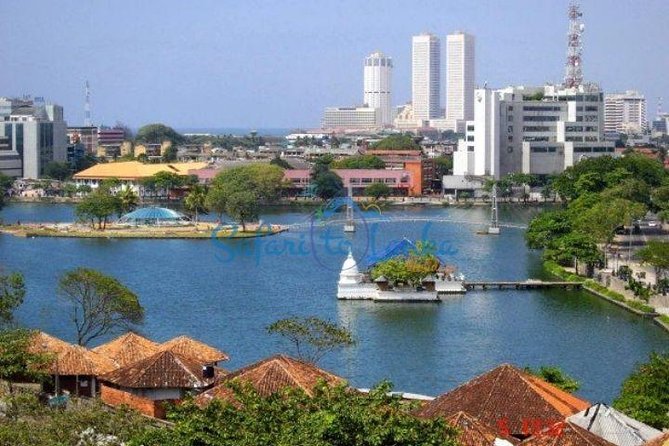 Colombo Airport Layover/Transit City Tour – 5 Hours - Galle Face Green: When Colombo Turns Ocean-Forward