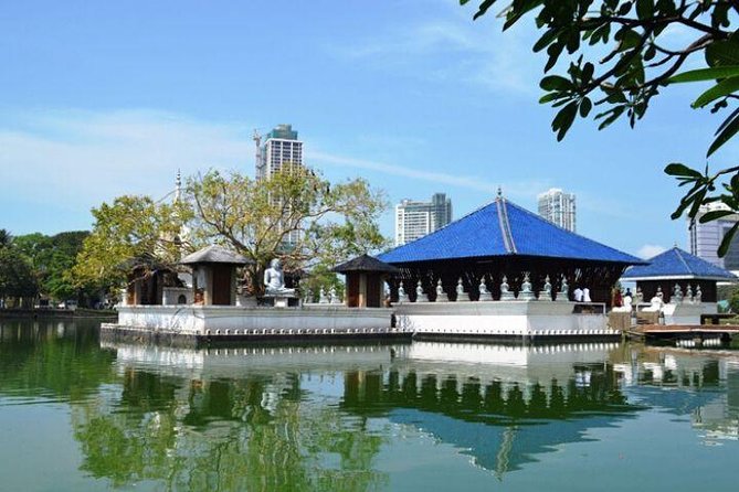 Colombo Airport Layover/Transit City Tour – 5 Hours - Old Colombo Lighthouse and the Fort Clock Tower Zone