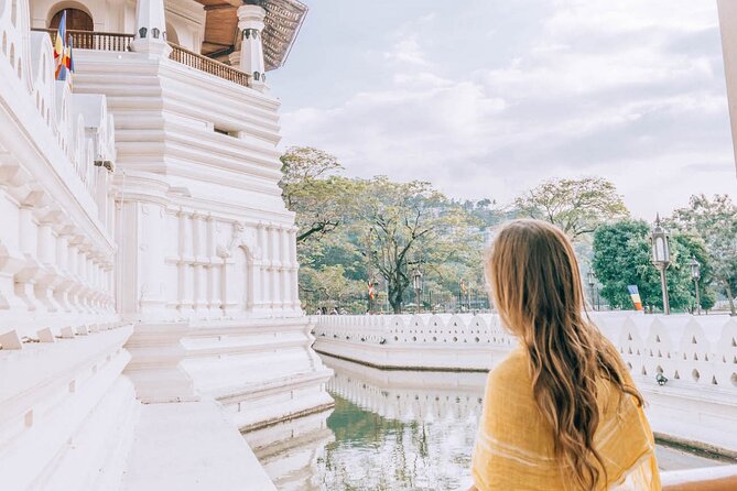 Colombo Airport to Kandy Taxi - Price and value for up to 4 people