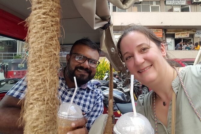 Colombo City Highlights by Tuk Tuk – All-Inclusive Adventure - Pettah market streets: where local shopping runs the show