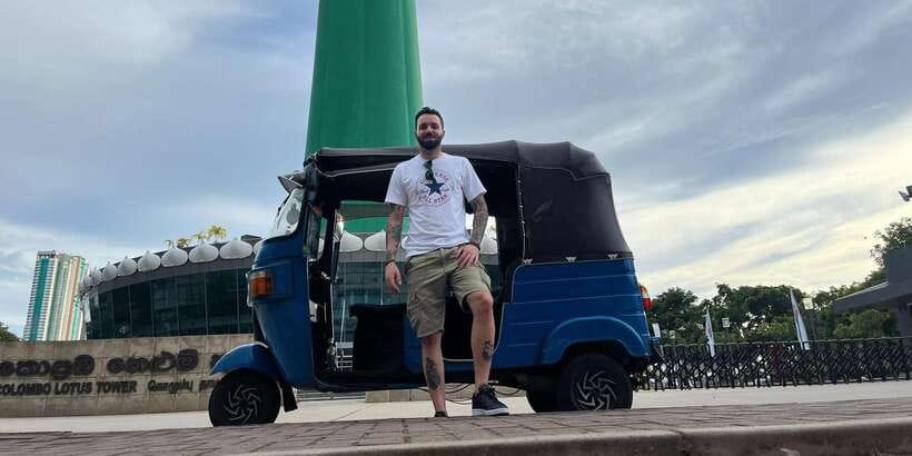 Colombo: City Sightseeing Tour by Tuk-Tuk with Pickup - Temples and the Red Mosque: the etiquette that makes the visit smoother