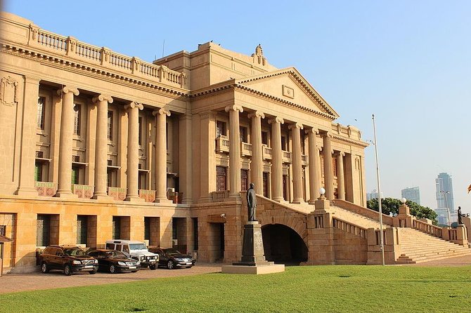 Colombo City Sightseeing - Gangaramaya Buddhist Temple: Colombo’s spiritual center in a short visit