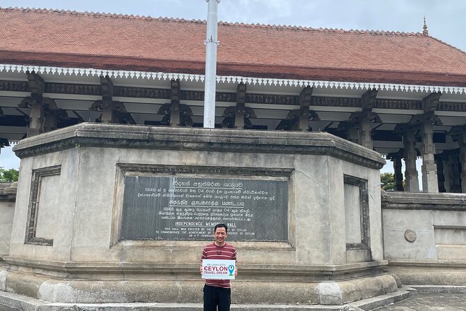 Colombo City tour - Gangaramaya (Vihara) Buddhist Temple: Museum Time and Ticket Note