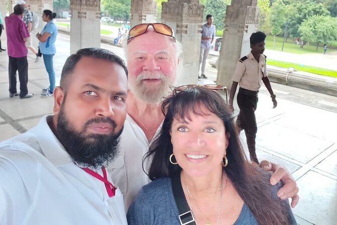 Colombo City Tour by Tuk Tuk Morning and Evening - Temple of Sri Kailawasanathan Swami Devasthanam Kovil: Hindu worship in the city