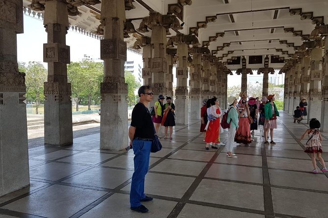 Colombo City Tour with Private Driver - Dutch Hospital, Pettah’s Jami Ul-Alfar Mosque, and St Anthony’s Church