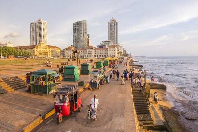 Colombo City Tour - Stop 1: Colombo Museum for a Fast Dose of National History