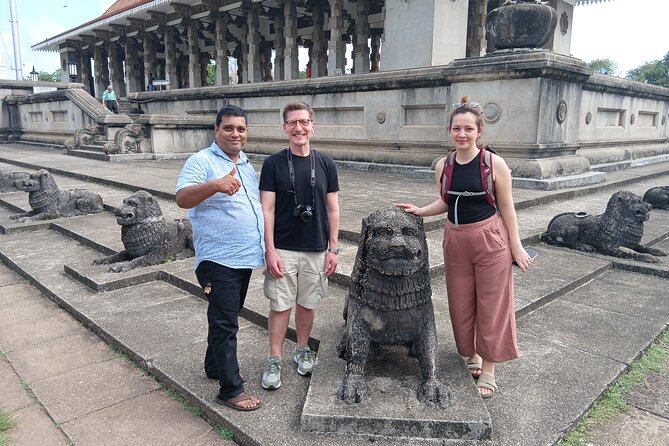 Colombo City Tuk Tuk - Sri Kailawasanathan Hindu Temple (Hindu Devasthanam): A Spiritual Stop Done Right