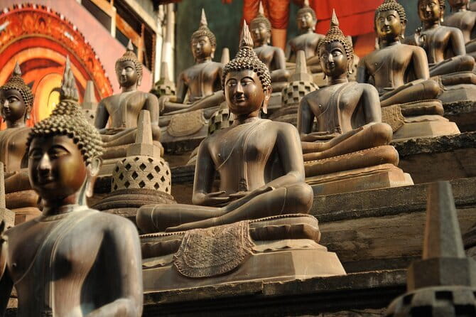 Colombo City Tuk Tuk Safari - Gangaramaya Temple plus big-city icons: the perfect blend of old and new