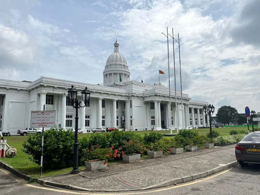 Colombo: Guided City Tour with Entry Tickets - Colombo in Four Hours: Why This Loop Works