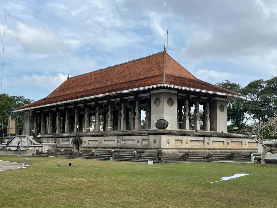 Colombo: Guided City Tour with Entry Tickets - Price and Value: Is $38 a Good Deal?