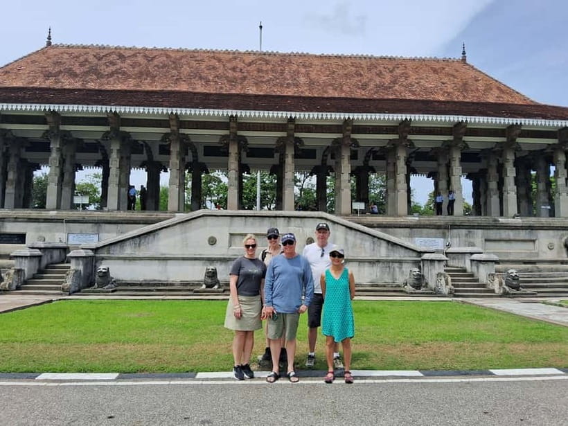 Colombo Heritage &Culture City Tour by Tuk Tuk ALL INCLUSIVE - Traditional Gem Mine: a quick class and shopping stop