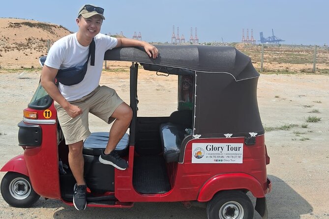 Colombo local Food Tour &City Tour by TukTuk All food Included - Aluthkade Streetfood: Kottu, Rolls, Parathas, Faluda—Come Hungry