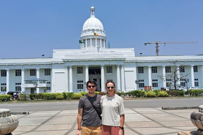 Colombo local Food Tour &City Tour by TukTuk All food Included - Galle Face Green and Colombo Lighthouse: A Coastal Finish You Can Actually Enjoy
