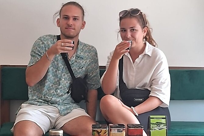 Colombo local Food Tour &City Tour by TukTuk All food Included - Viharamahadevi Park: The Peace Break in the Middle of the Route