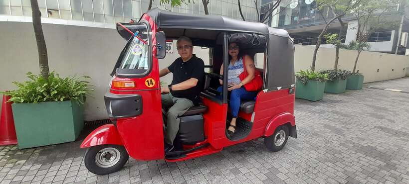 Colombo: Local Guide with Colombo City Tour by Tuk Tuk - Shiva at Sri Kailawasanathan Swami Hindu Temple
