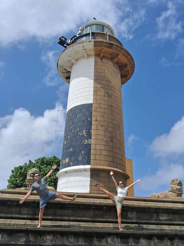 Colombo: Local Guide with Colombo City Tour by Tuk Tuk - Tea factory stop and free Ceylon tea tastings