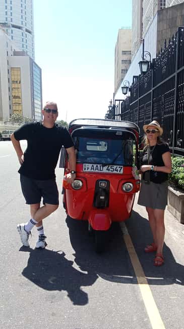 Colombo: Private City Tour by Tuk tuk - All Inclusive - Independence Square and the Old Parliament Building: political Colombo in plain view