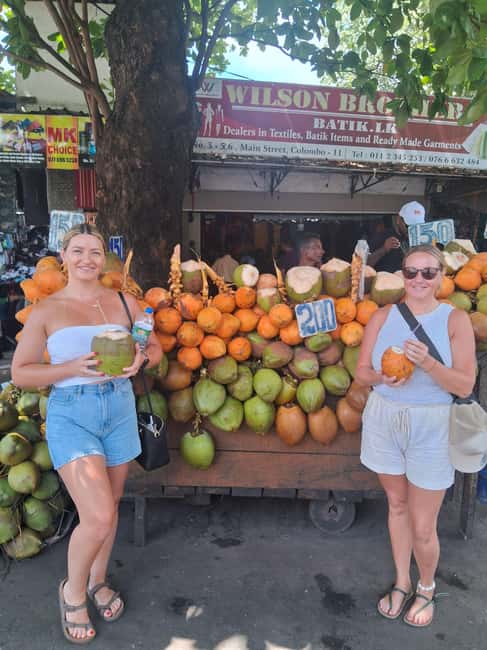 Colombo: Private City Tour by Tuk tuk - All Inclusive - Pettah Local Market and the Fort area: shop, watch, and learn fast