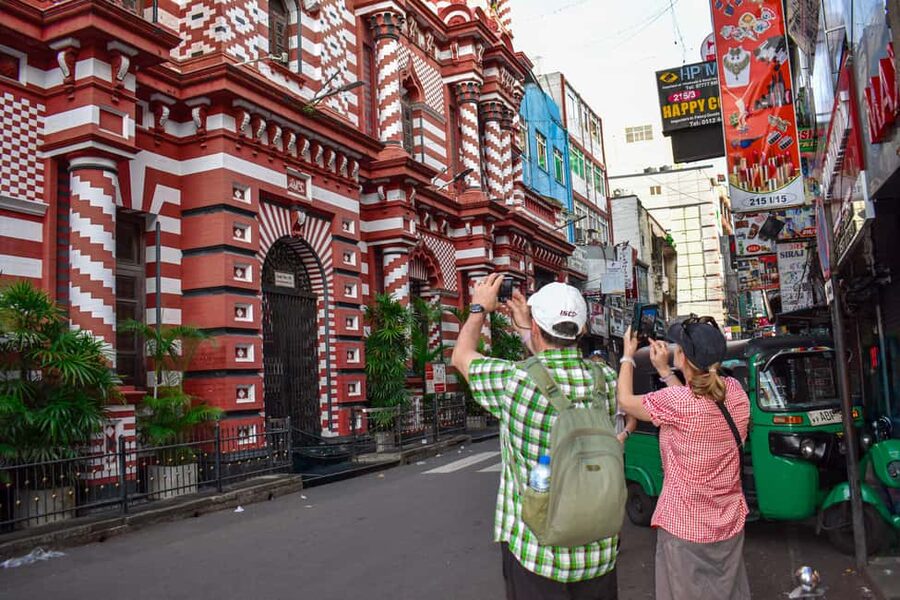 Colombo: private city tour from Negombo with hotel transfers - Gangaramaya Temple: elegance first, then the Bodhi tree ritual