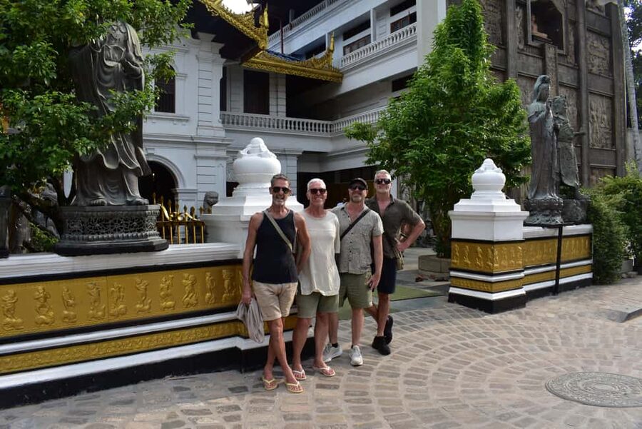 Colombo: private city tour from Negombo with hotel transfers - Kotahena’s Sri Ponnambalawaneswarar Devastanam Kovil: one more spiritual contrast