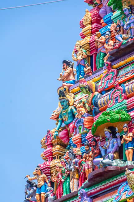 Colombo: private city tour from Negombo with hotel transfers - Temple start: a Hindu kovil with a very real opening window